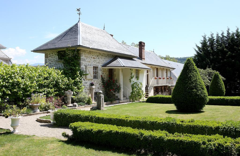 Les Saints Peres Hotel Montagnole Exterior photo