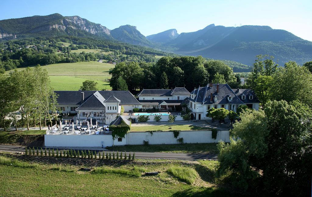 Les Saints Peres Hotel Montagnole Exterior photo