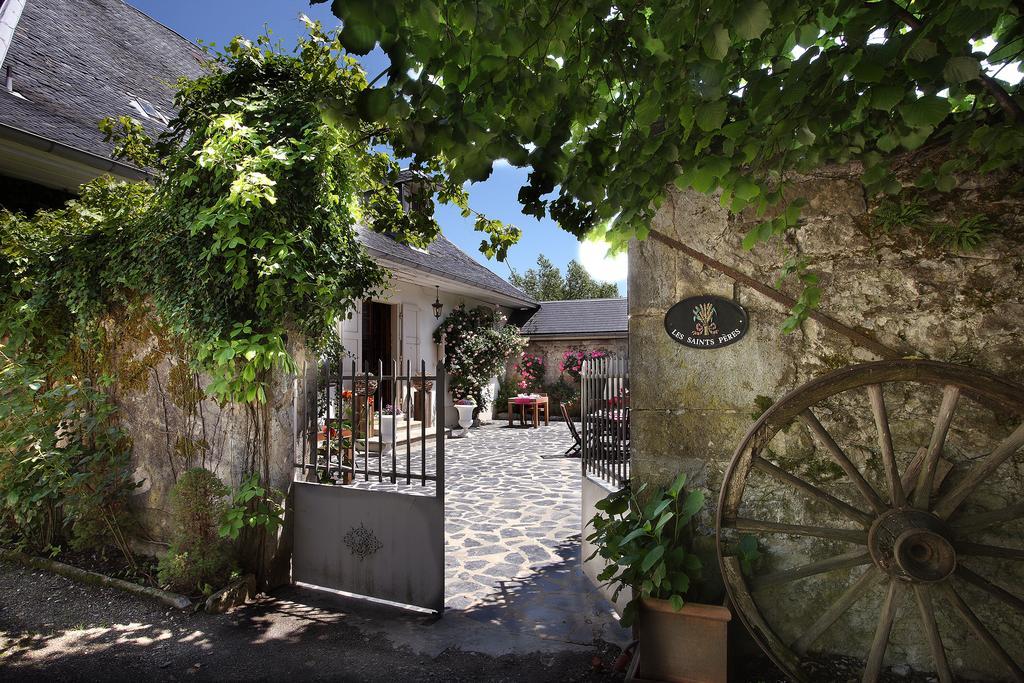 Les Saints Peres Hotel Montagnole Exterior photo