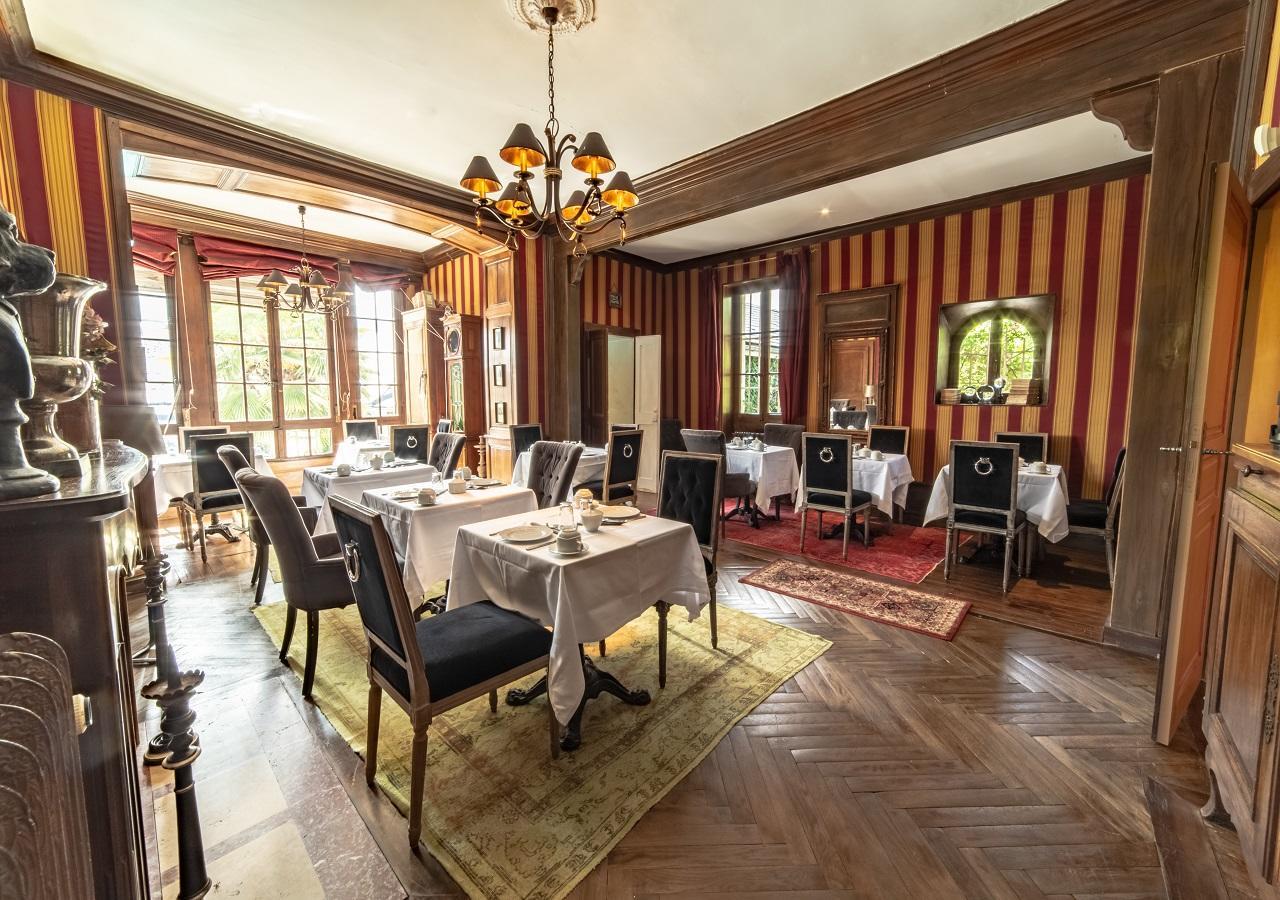 Les Saints Peres Hotel Montagnole Exterior photo