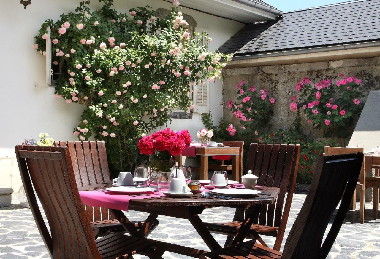 Les Saints Peres Hotel Montagnole Exterior photo